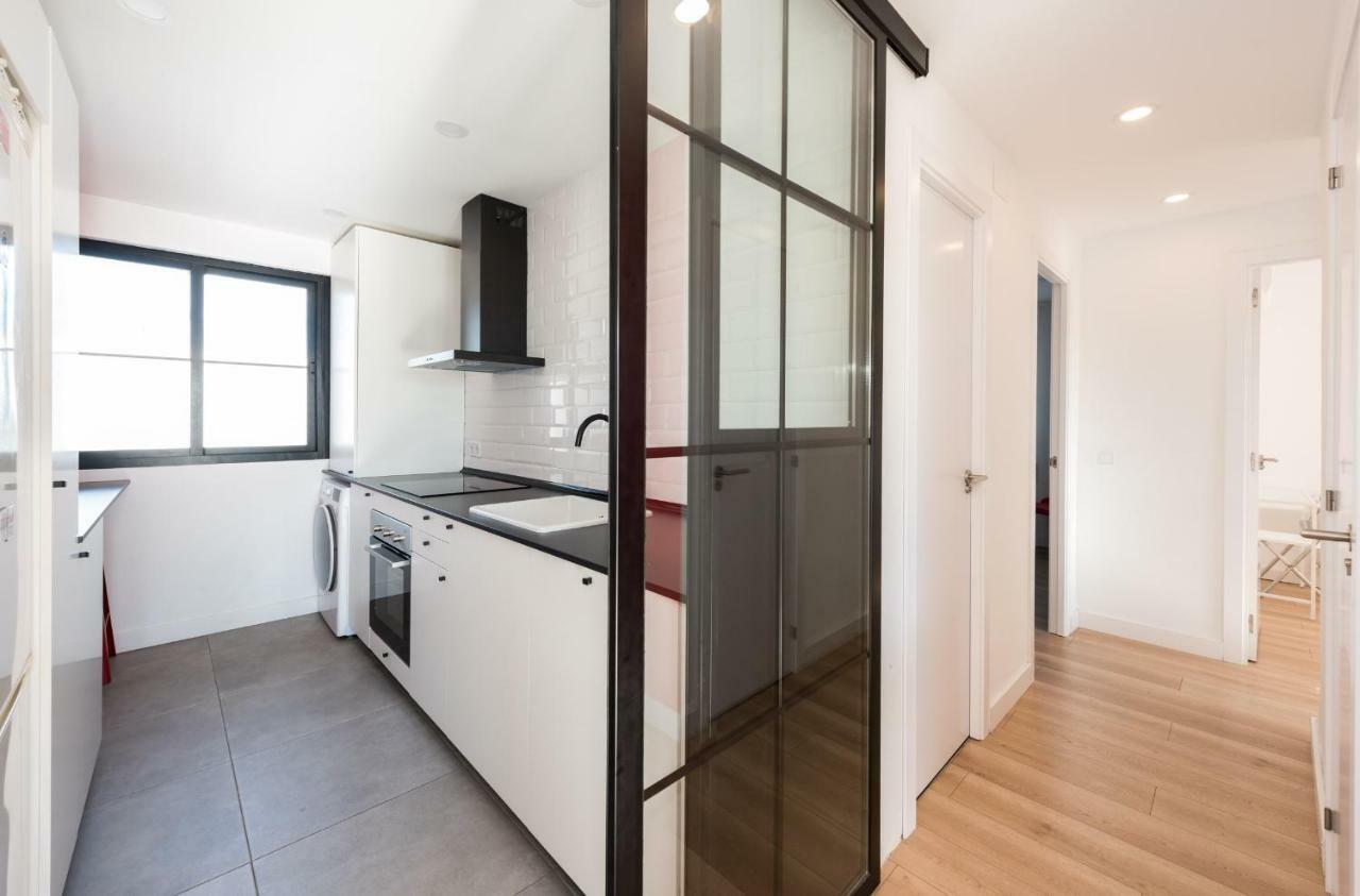Ever House Ifema Mar De Cristal Madrid Exterior photo
