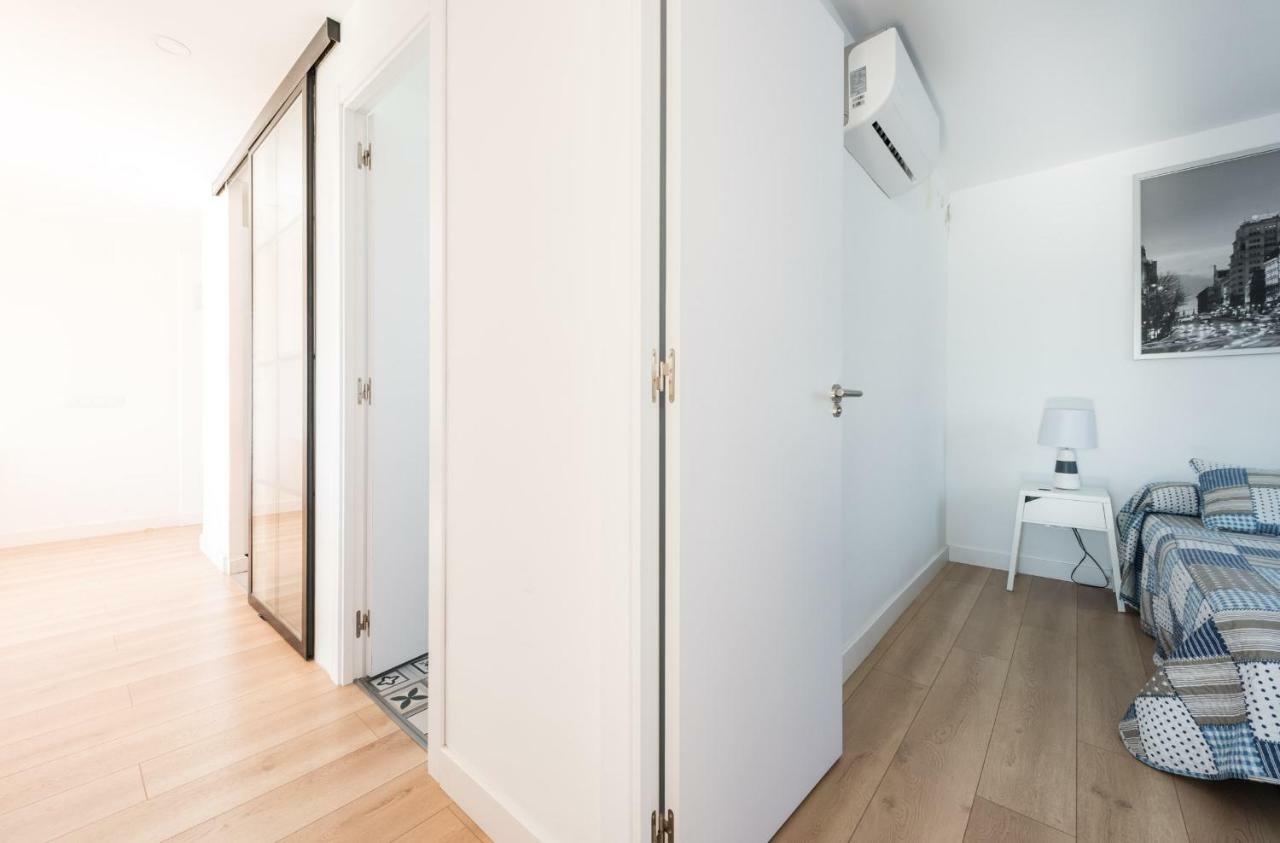 Ever House Ifema Mar De Cristal Madrid Exterior photo